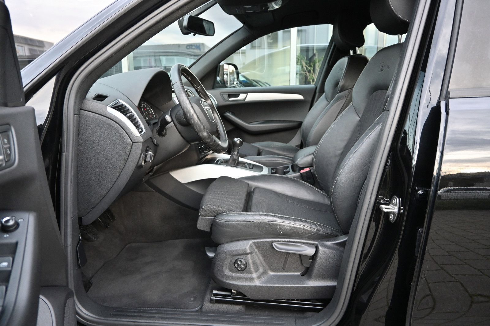 Fahrzeugabbildung Audi Q5 2.0 TFSI quattro S LINE °XEN.°8-FACH ALU°1.HD