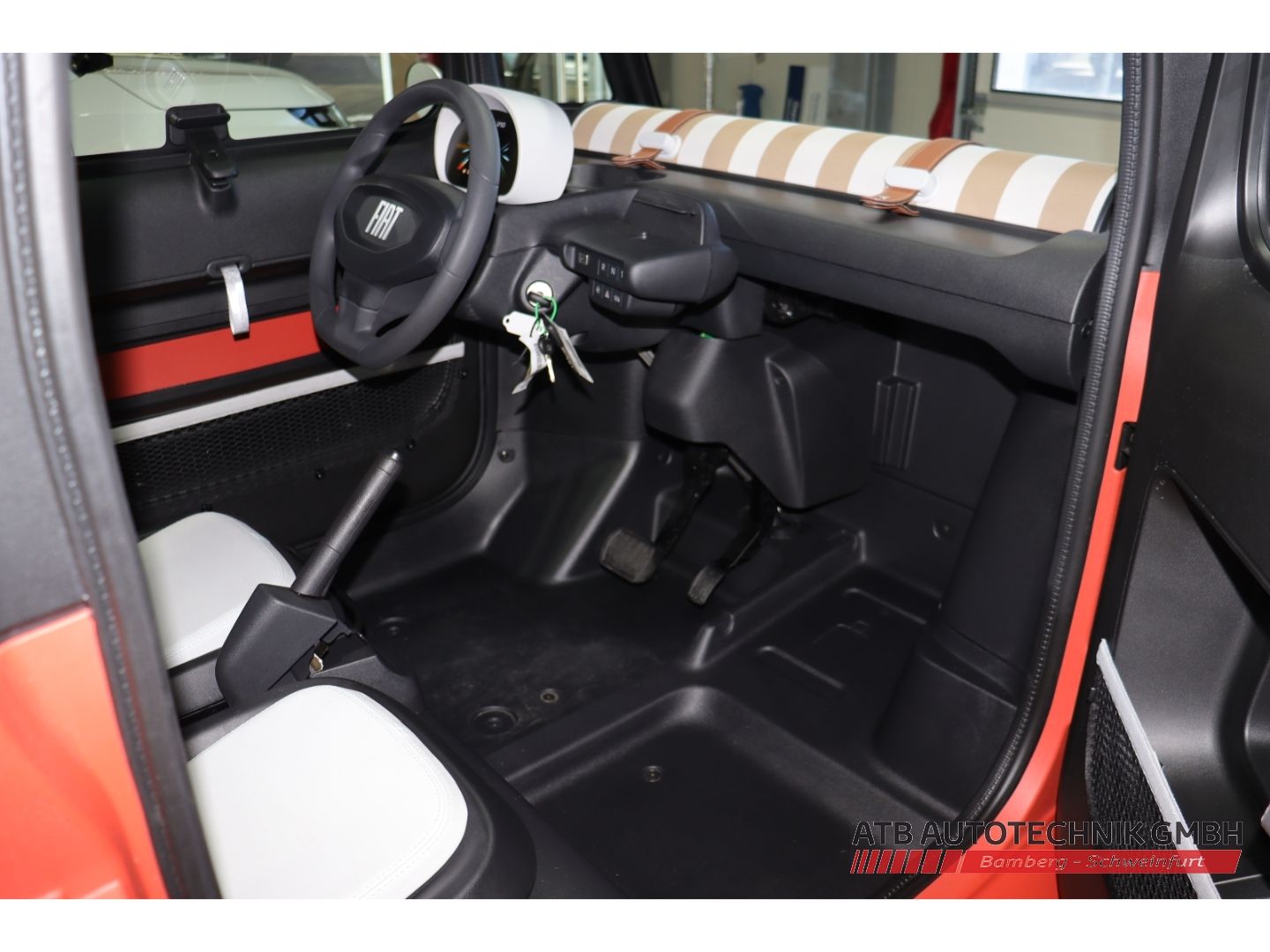 Fahrzeugabbildung Fiat Topolino MY26 7kWh 8,2PS /Fahrbar ab 15 Jahre!