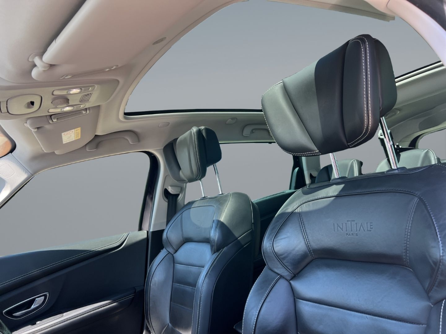 Fahrzeugabbildung Renault Scenic IV Grand Initiale Paris 1.6 dCi 160 Energ