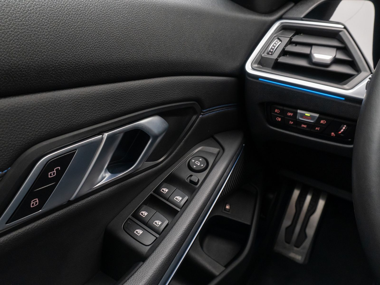Fahrzeugabbildung BMW 320e M Sport Kamera DAB Alarm Parkassistenzsyst