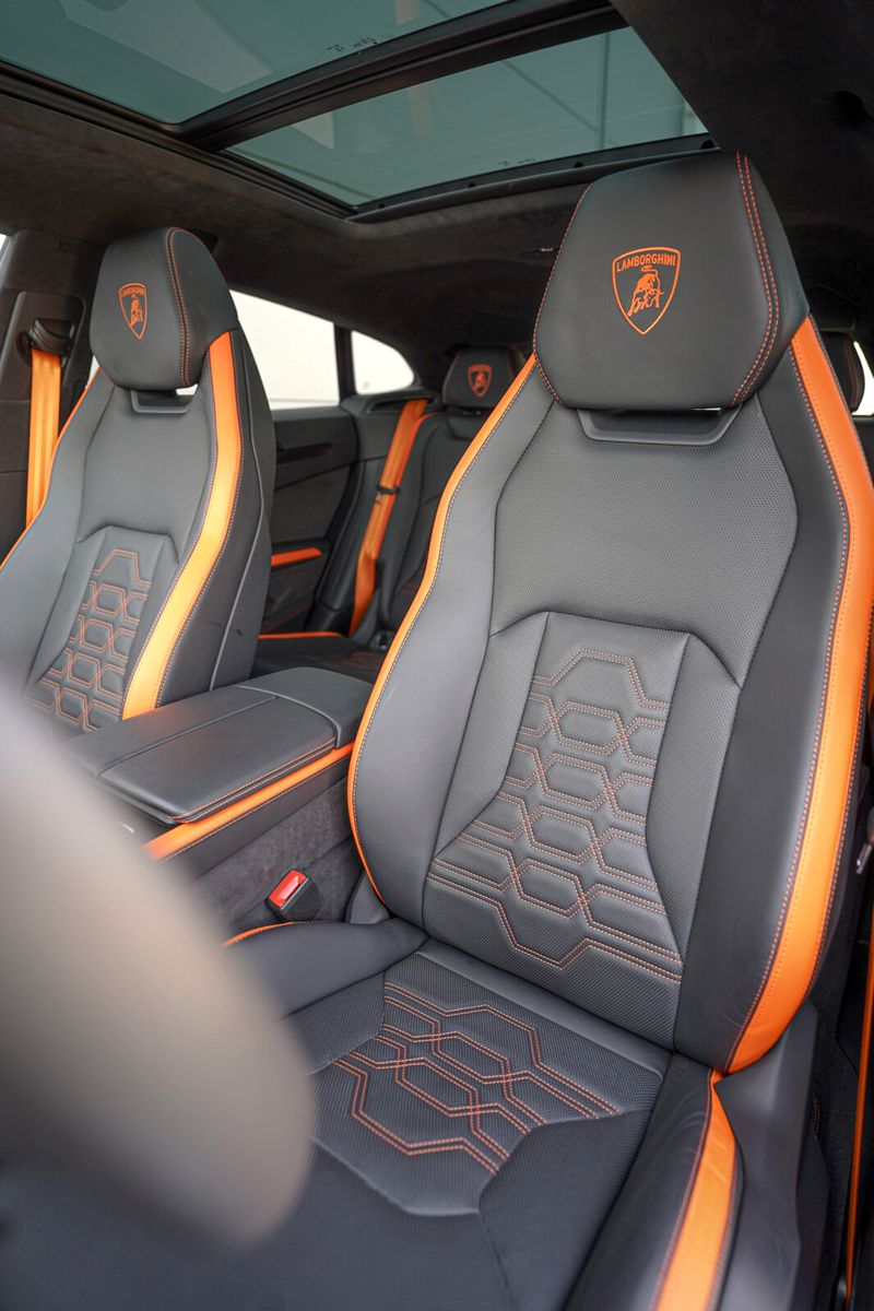 Lamborghini Urus SE Grigio Nimbus  Akrapovic  Pano.  Massage foto 15