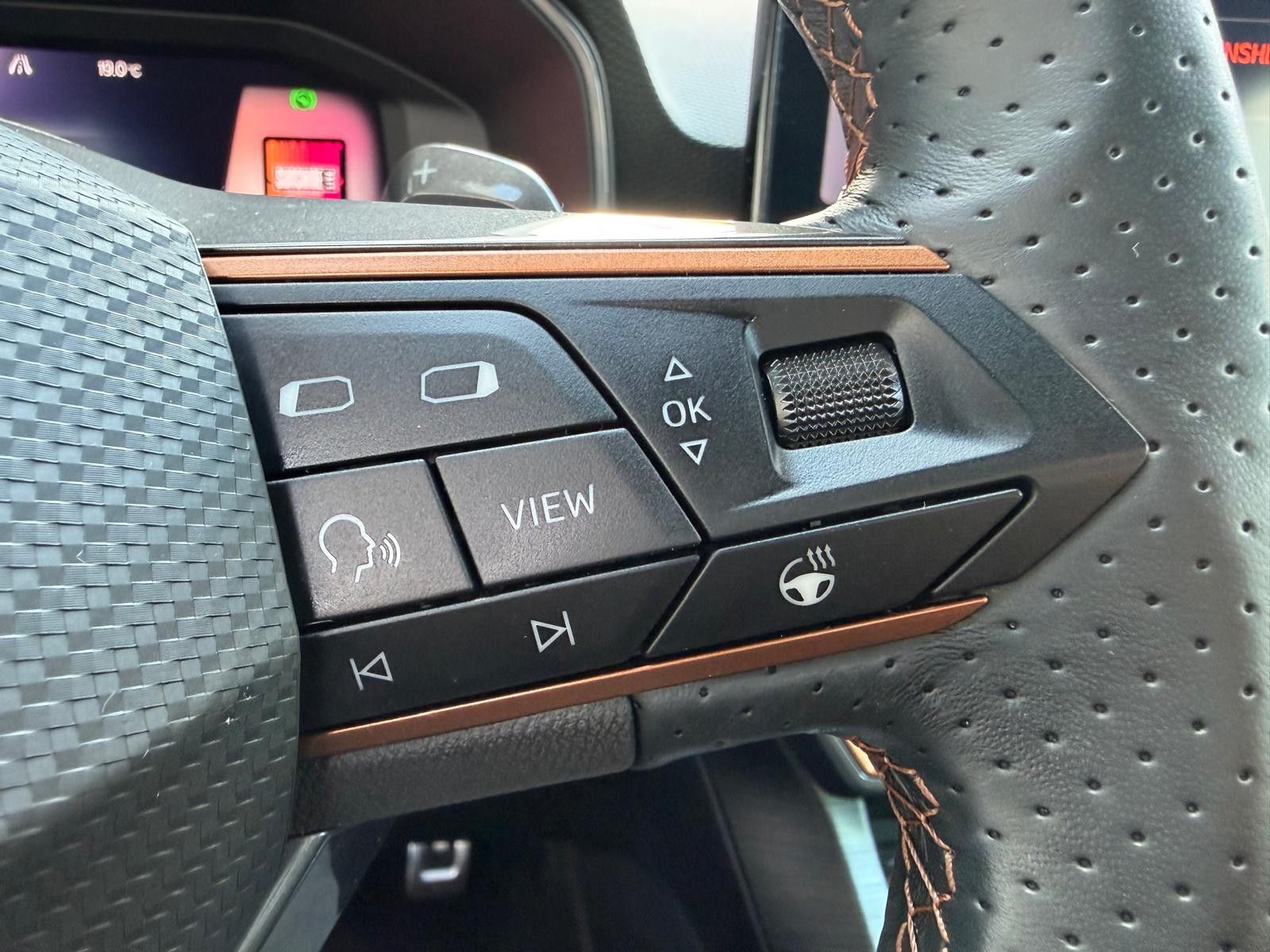 Fahrzeugabbildung CUPRA Leon 2.0 TSI VZ >VIRTU+LED+NAVI+PDC+DAB+19"+