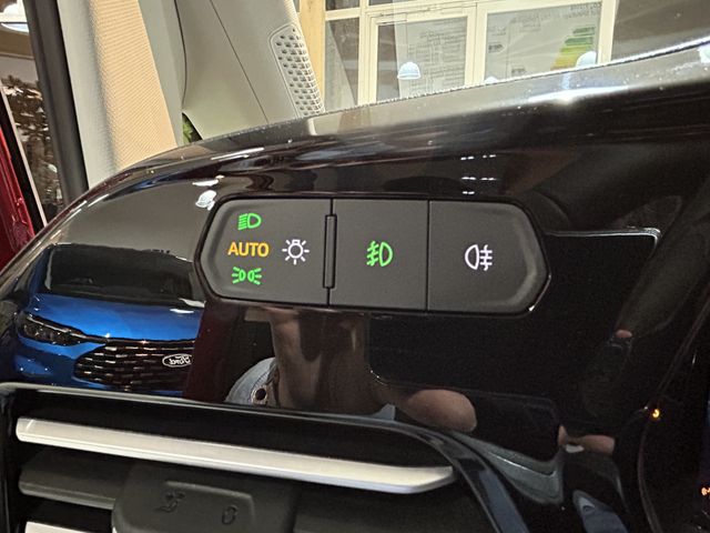 Ford Grand Tourneo Connect PHEV Titanium