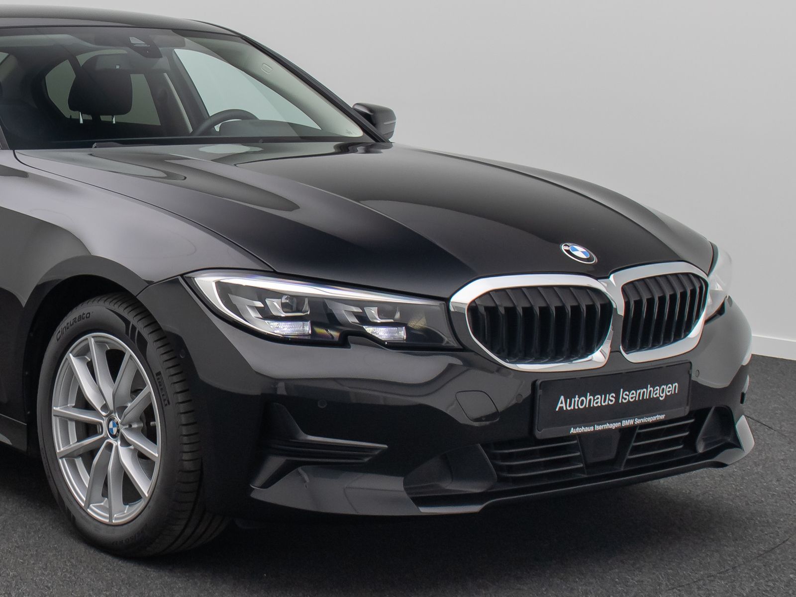 Fahrzeugabbildung BMW 320d Kamera DAB HiFi Stop&Go Fernlichtassist LED