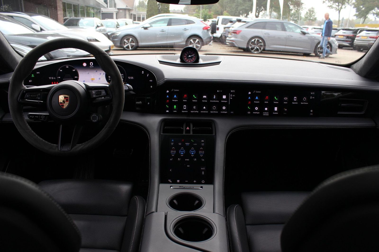 Porsche Taycan GTS 93 kWh / SoH 89,2% / Keramisch / Pano imagem 3