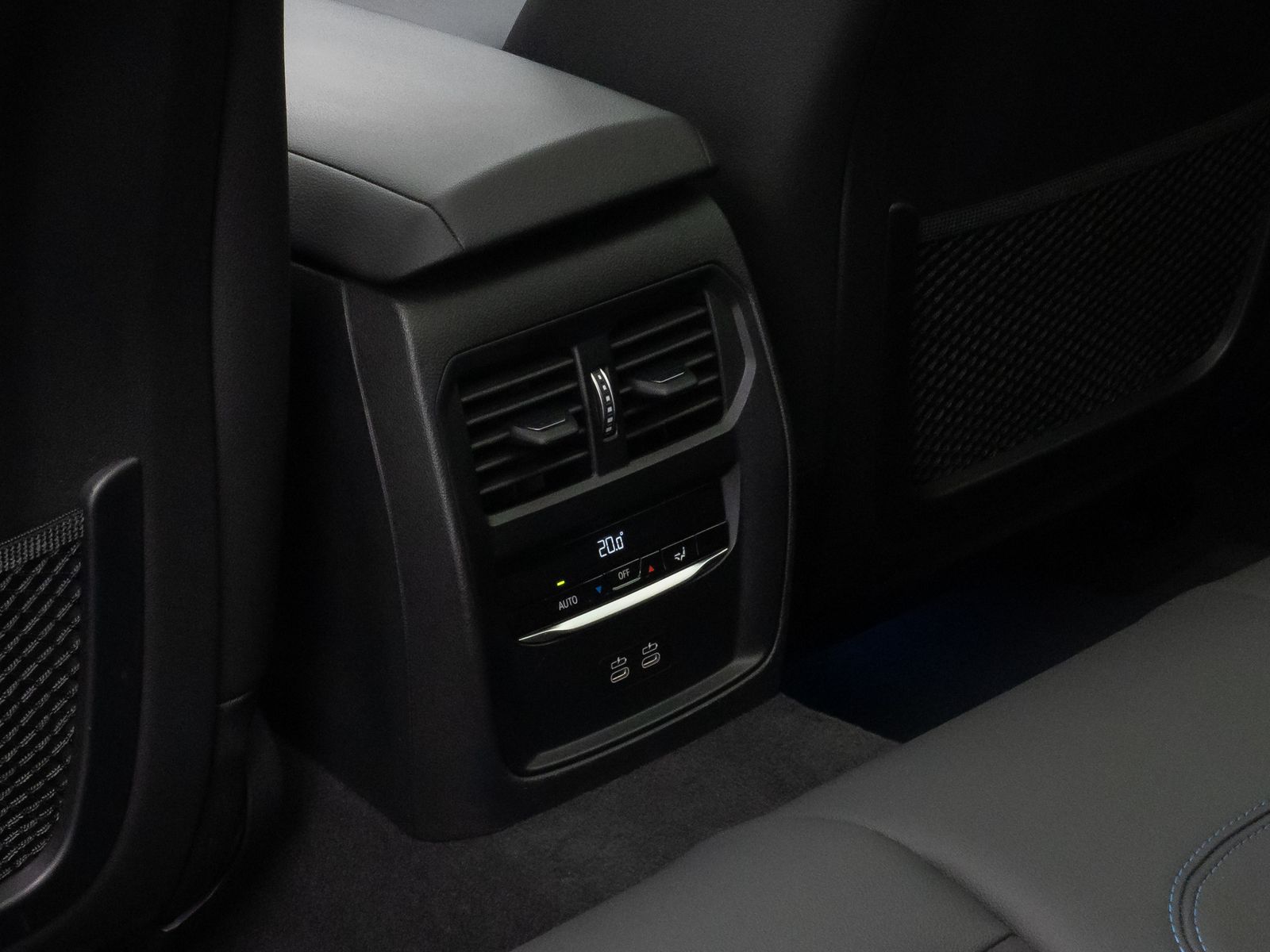 Fahrzeugabbildung BMW M340d Panorama Kamera HUD DAB H/K AHK Komfort