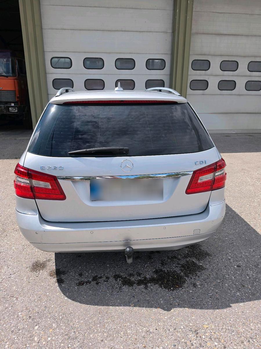 Mercedes-Benz E220 2010 — photo 6