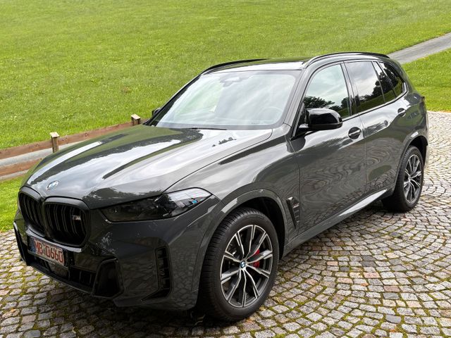 BMW X5 M60i XDRIVE Pano Standhzg HK AHK Siztbelüft.