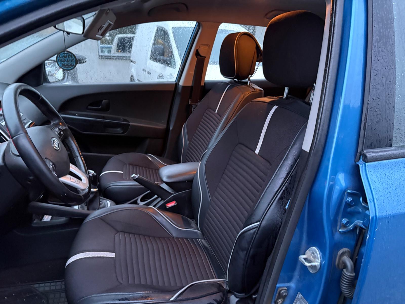 Kia cee'd 2010 — photo 7