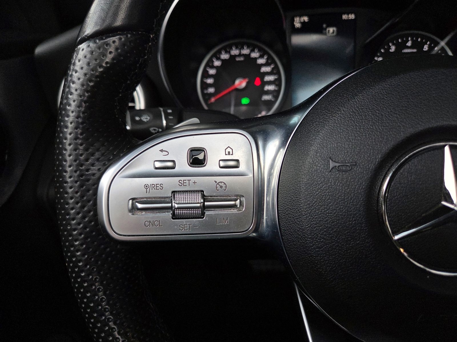 Fahrzeugabbildung Mercedes-Benz C 200 Cabrio AMG LINE NIGHT LED NAV RFK SHZ