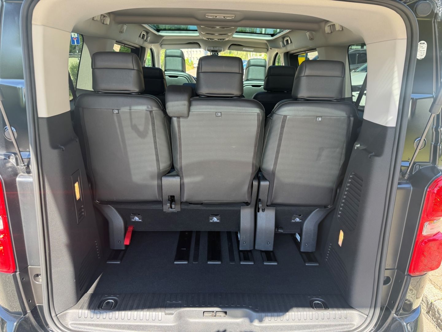 Fahrzeugabbildung Opel Zafira Life Elegance M 2.0 8-Sitzer+Pano+AHK