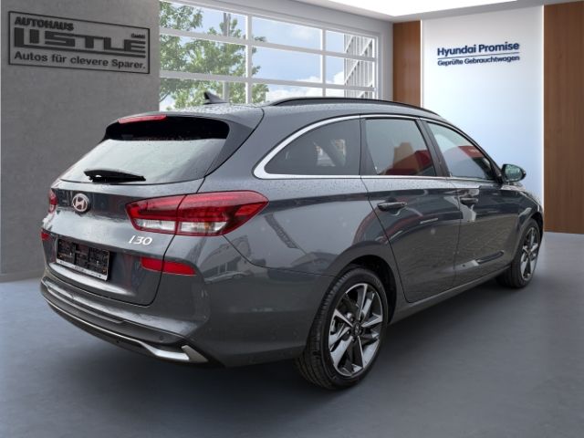 Fahrzeugabbildung Hyundai i30cw FL Advanced Deluxe 1.0 +NAVI+KLIMA+PDC+RFK