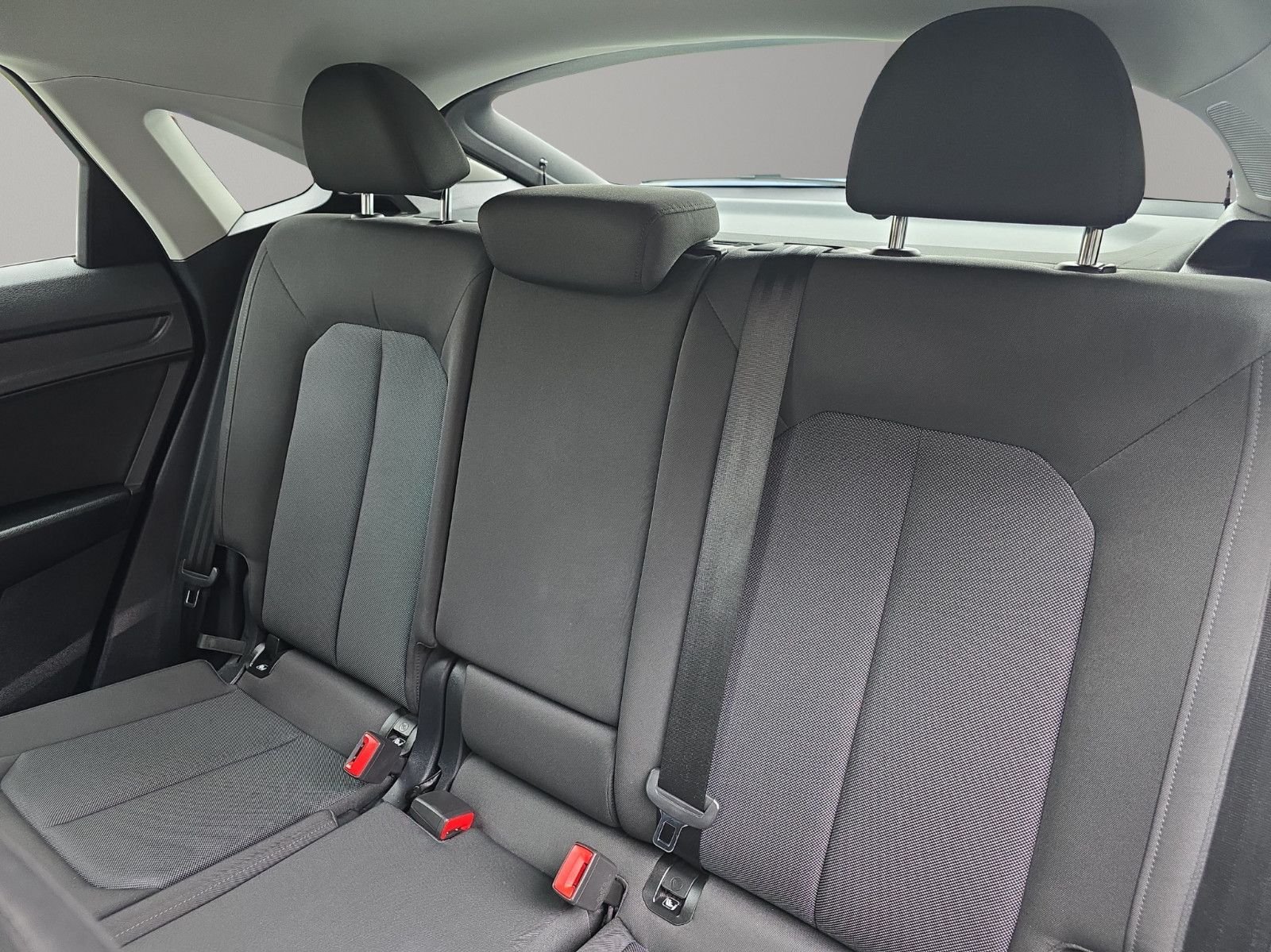 Fahrzeugabbildung Audi Q3 Sportback 45 TFSI e basis(EURO6d)