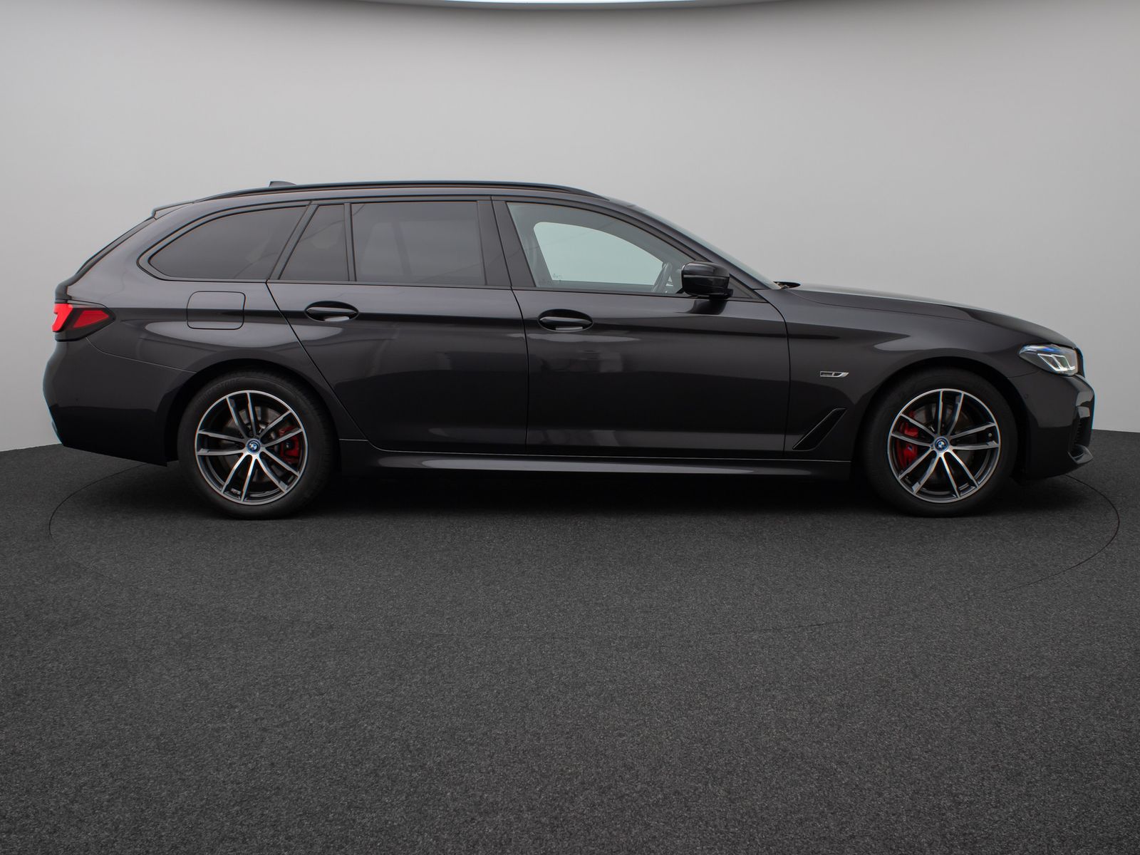 Fahrzeugabbildung BMW 530e M Sport HUD Kamera DAB Memory Laser AHK H/K