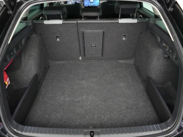 Octavia COMBI SELECTION TDI DSG+AHK+NAVI+RÜCKFAH