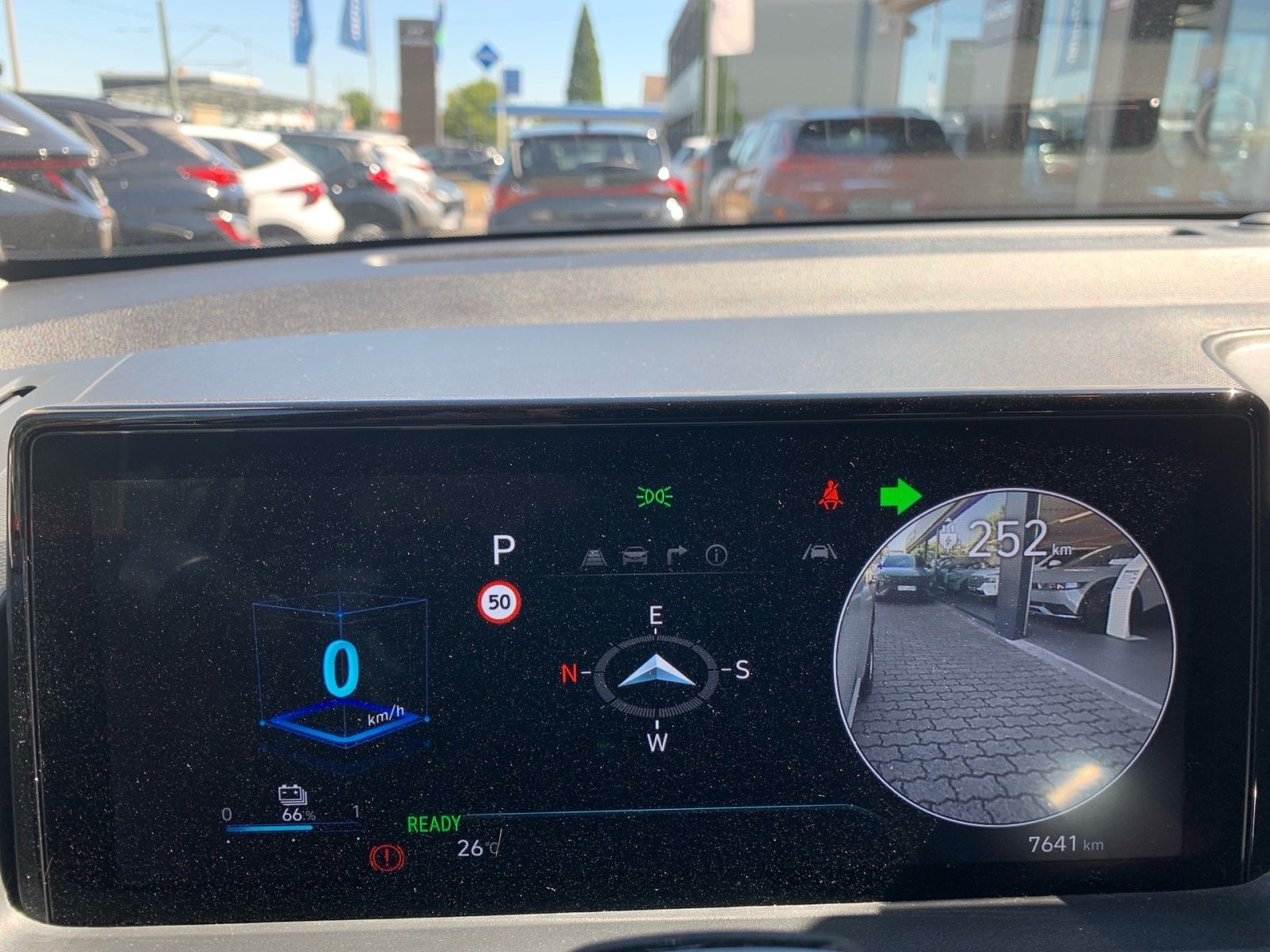 Fahrzeugabbildung Hyundai INSTER Trend Elektro 49 kWh Assistenz-Paket