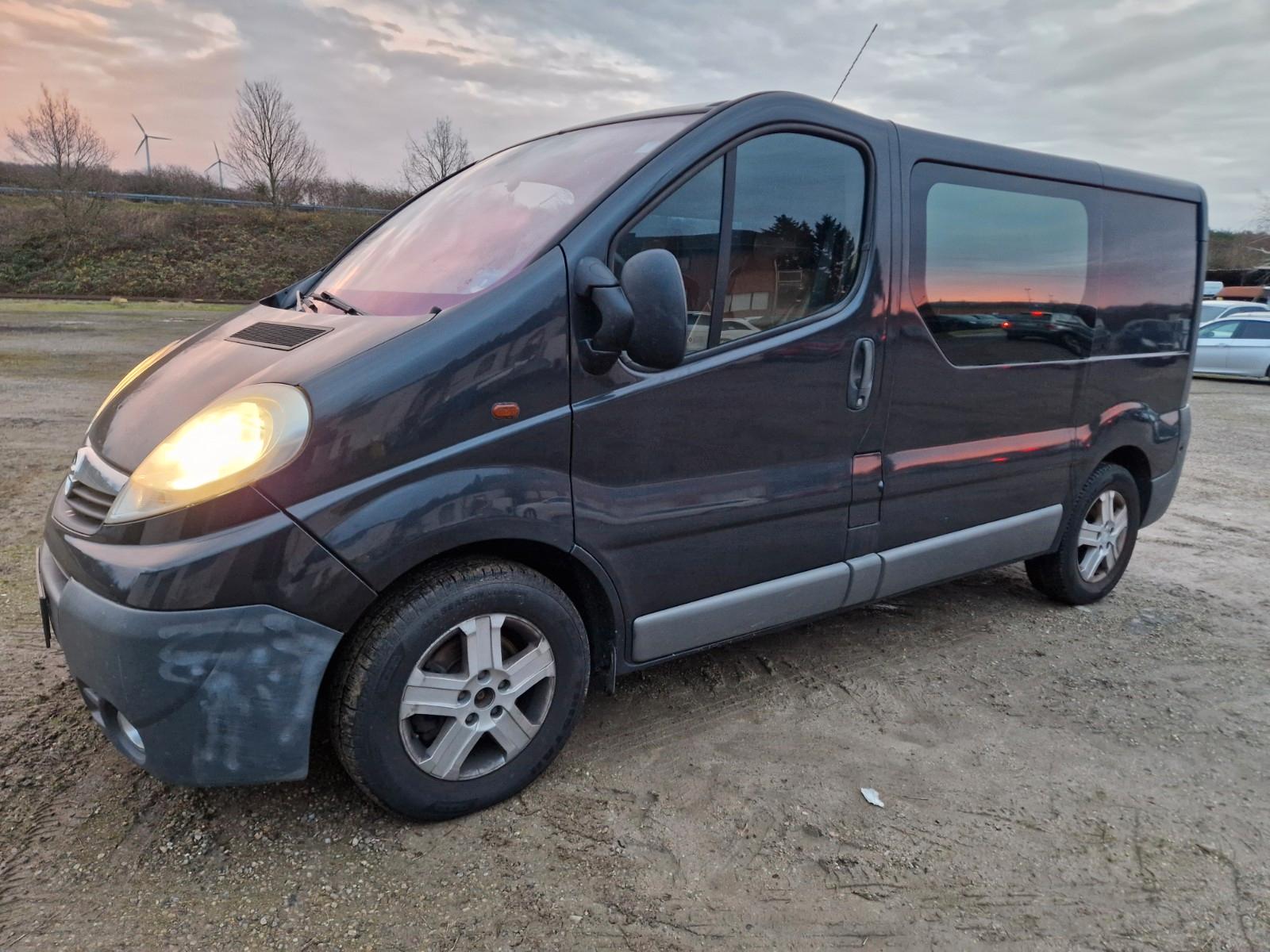Opel Vivaro Kasten/Kombi 5 Sitz Navi Kamira PDC AHK
