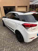 Hyundai i20 1.0 T-GDI 88kW blue Active Trend Active ... - Hyundai i20: Weiß