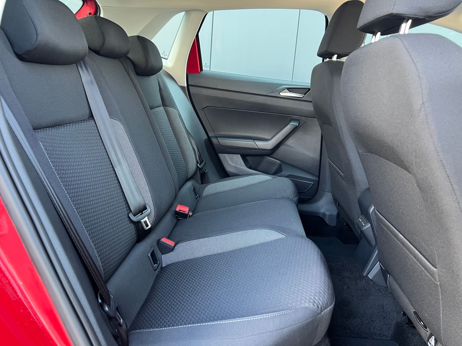 Fahrzeugabbildung Volkswagen Polo Life 1.0 MPI *LED, Climatronic, Sitzhzg., A