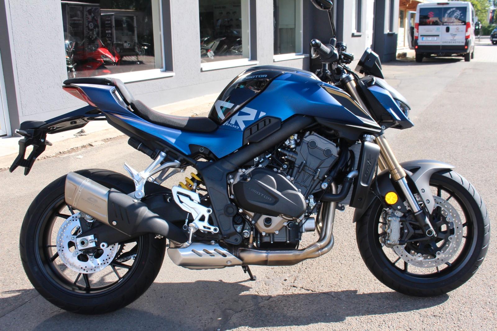 QJ Motor SRK 800 naked  zur Probefahrt bereit