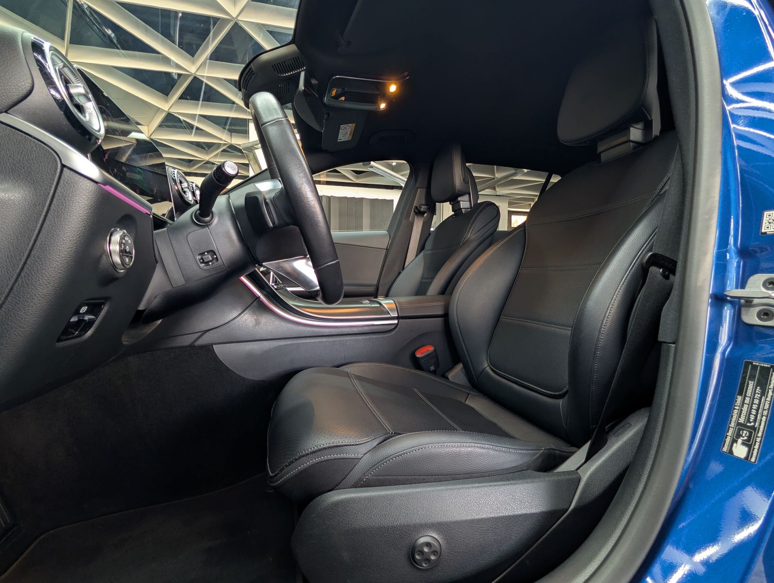 Fahrzeugabbildung Mercedes-Benz C 220 d Avantgarde AHK*MEMO*MBUX*AMBI*BUR*360°