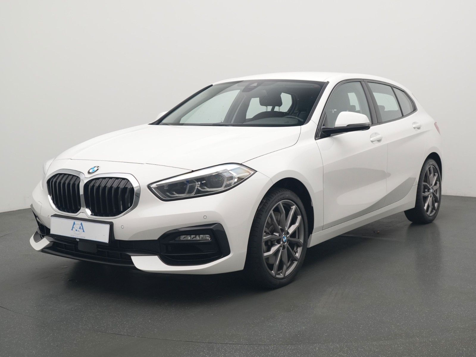BMW 120 i Sport Line CARPLAY+LIVEPROF+TLEDER+KEYLESS foto 1
