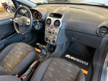 Opel Corsa D Satellite