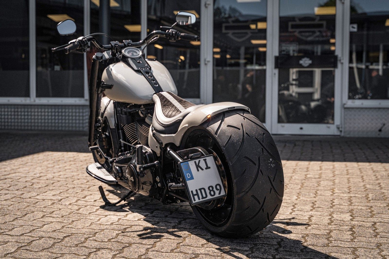 Fahrzeugabbildung Harley-Davidson DARK FAT BOY FLFBS 114 MY24 -JEKILL&HYDE-