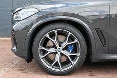 Fahrzeugabbildung BMW X5 xDrive 40d M-Sport*LASER*PANO*LUFT*B&W*AHK