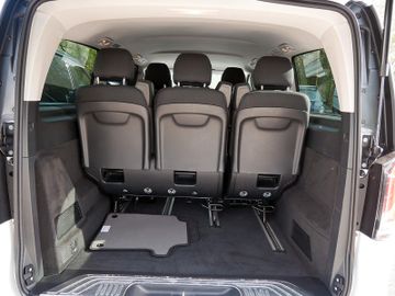 Mercedes V 220 - 8
