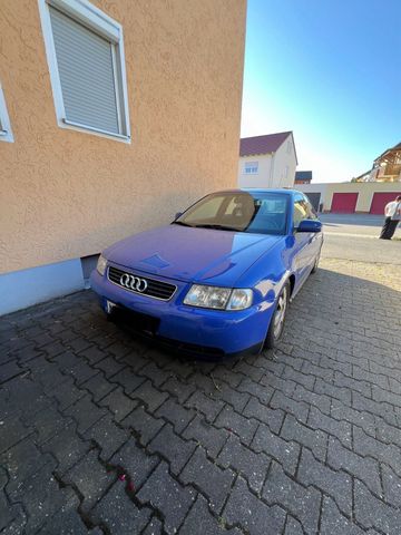 Audi A3 8L 1.6 Liter 69000km !! Scheckheft...