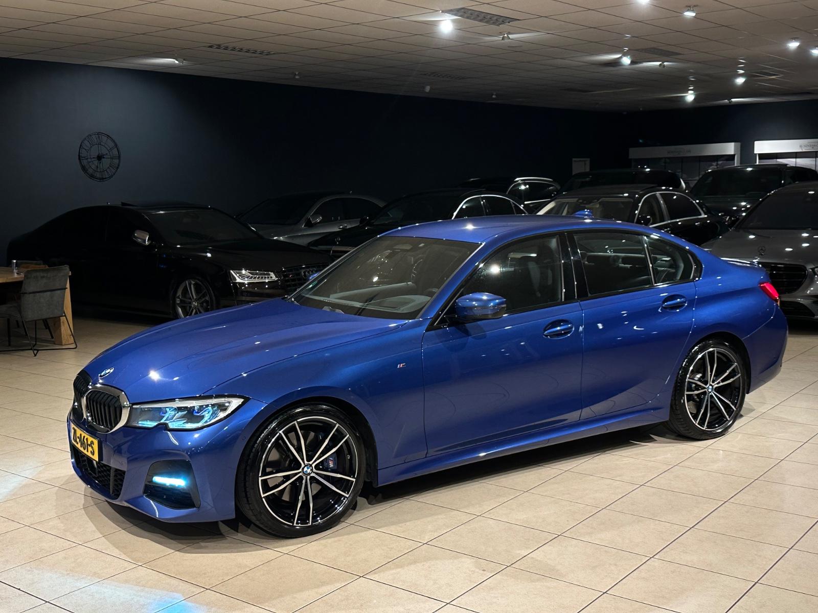BMW 330d M-SPORT/ACC/HUD/KEYLESS/LASER/AHK/1HAND/TOP