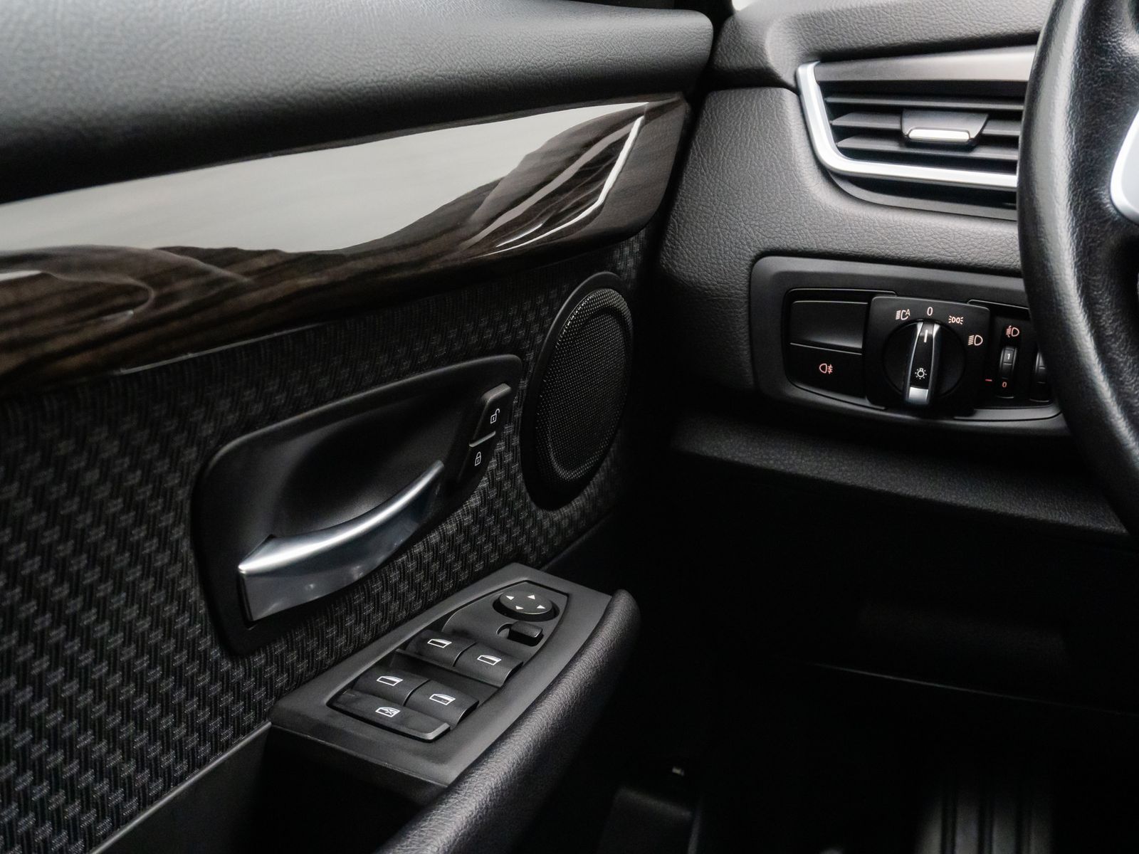 Fahrzeugabbildung BMW 225 Active Tourer iPerf ACC Kamera HUD DAB 18"