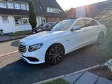 Mercedes-Benz E 300 e AVANTGARDE Autom. Top Zustand  - Mercedes-Benz E 300 in Bielefeld