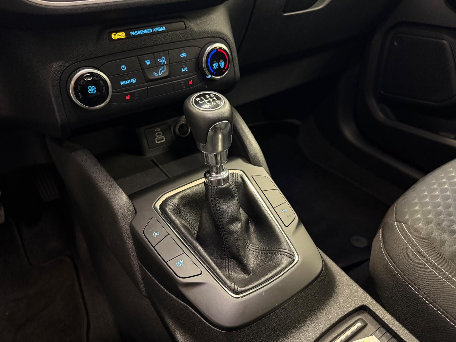 Fahrzeugabbildung Ford Kuga Cool & Connect / 1. HAND / NUR 27TKM