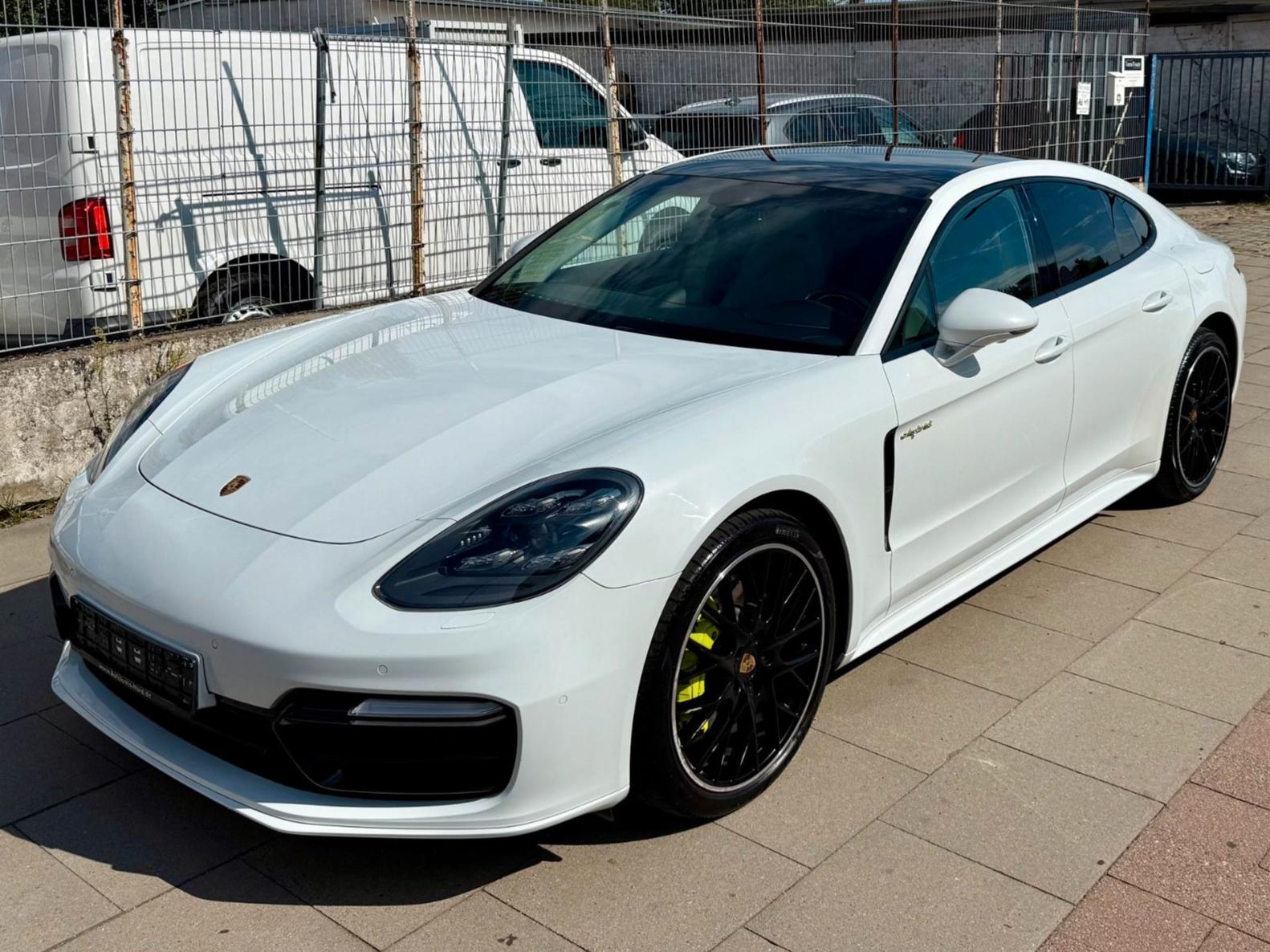 Porsche Panamera 4 E-Hybrid