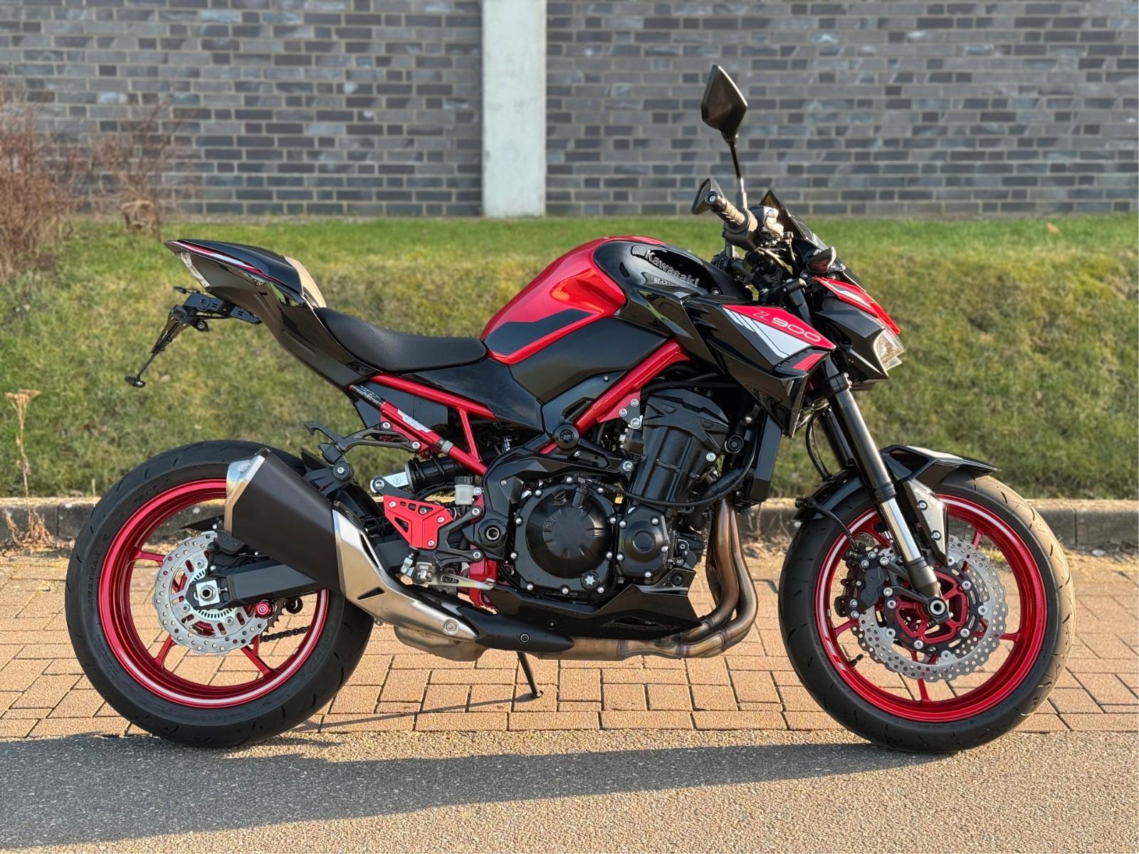Kawasaki Z 900 *1.Hand*Wie NEU*Garantie 06/2028*Zubehör*