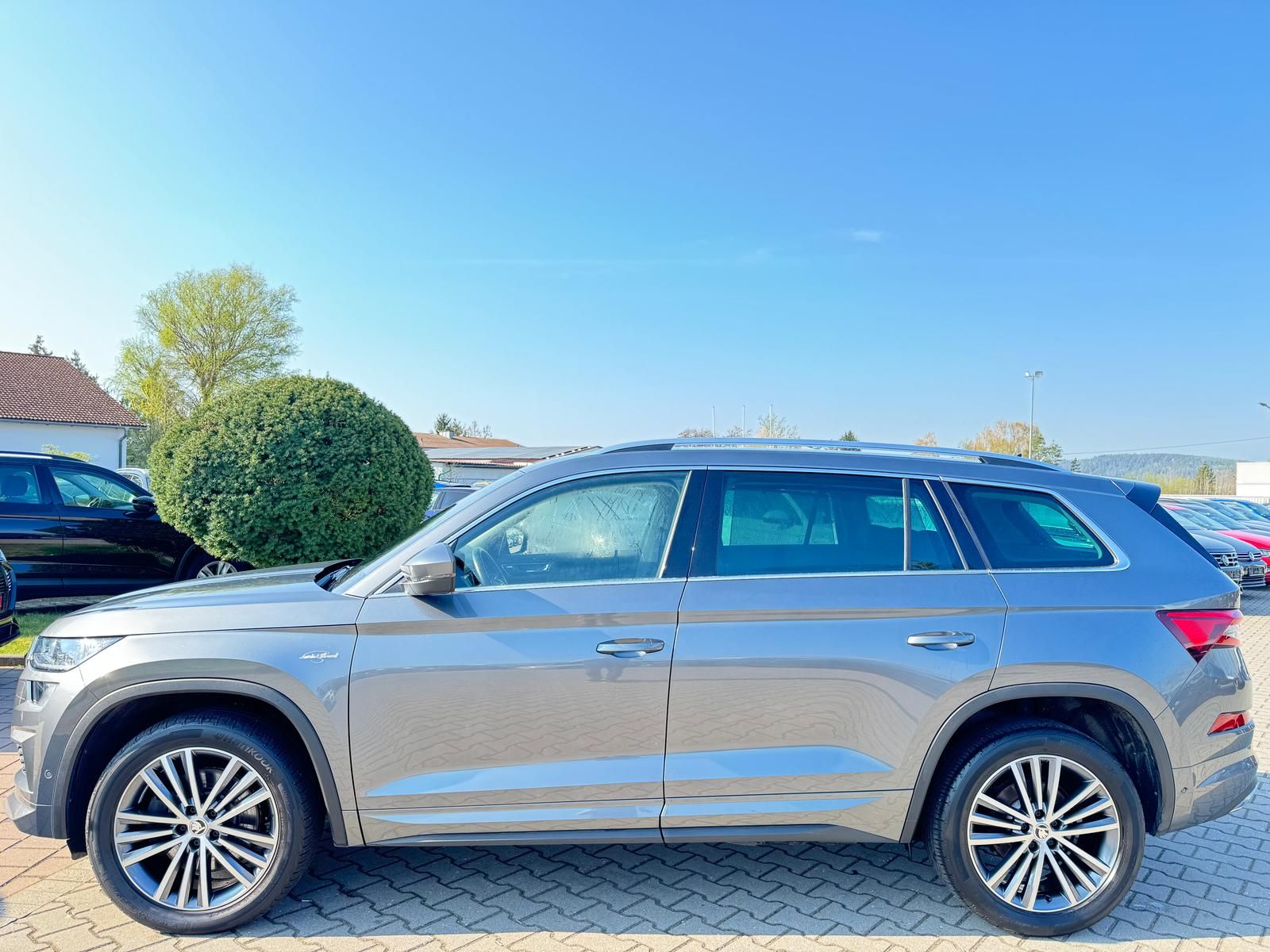 Skoda Kodiaq 2.0TSI L&K 4x4 Navi Leder ParkAss Kamera imagem 2