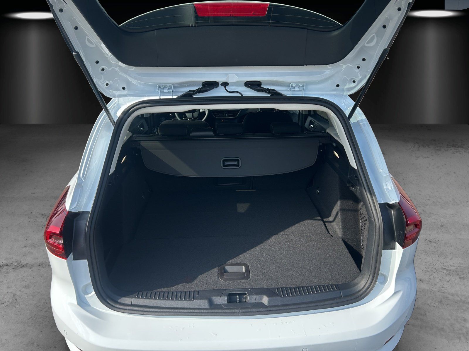 Fahrzeugabbildung Ford Focus Turnier 1,5 DSL Ecoblue  Titanium x Autom.