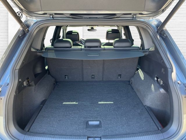 Fahrzeugabbildung Volkswagen Tiguan Allspace R-Line 2.0 TSI 4MOTION DSG KLIMA