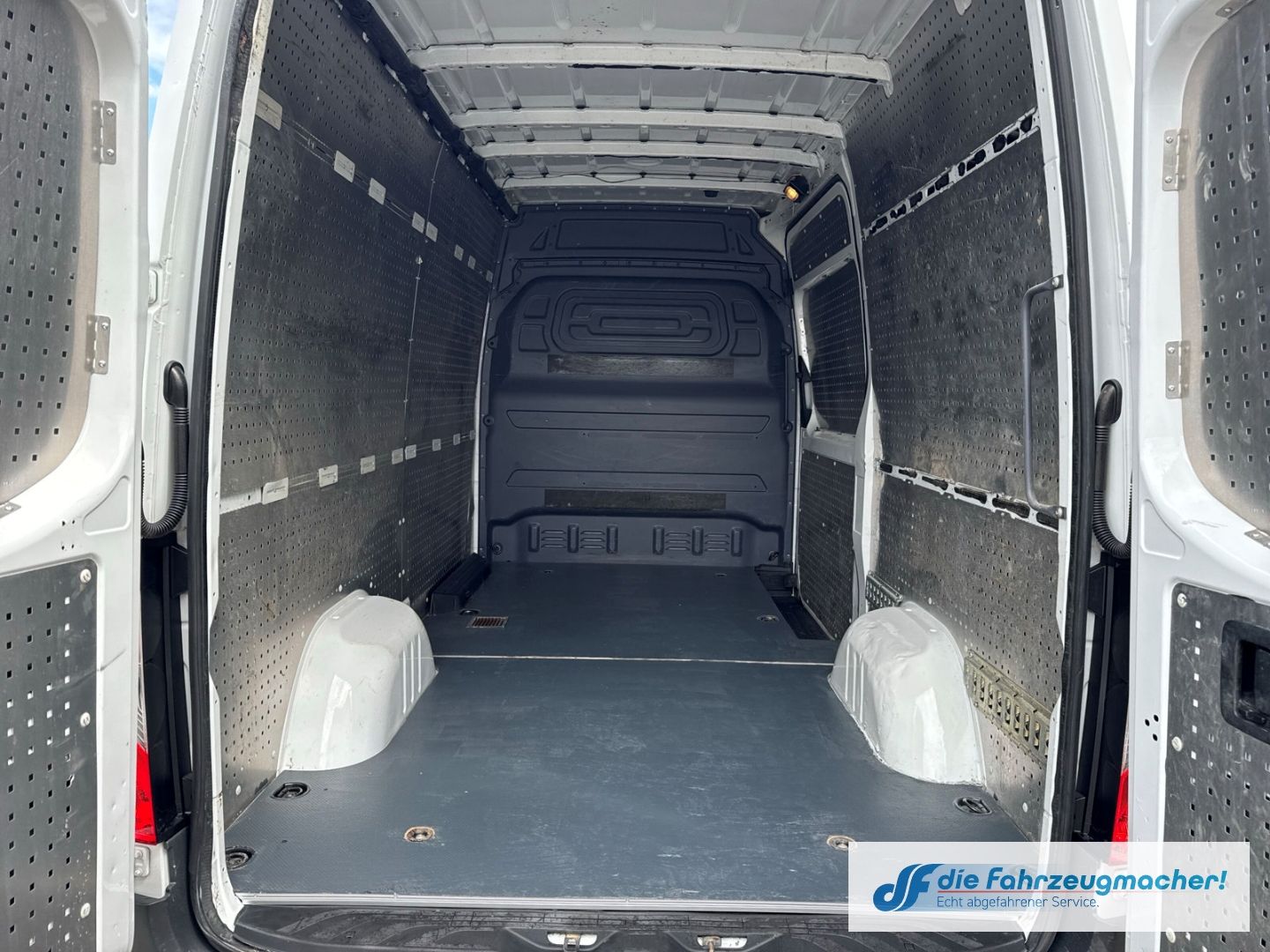 Fahrzeugabbildung Mercedes-Benz Sprinter Kasten 317CDI EU6d-T Lichtsensor el.S