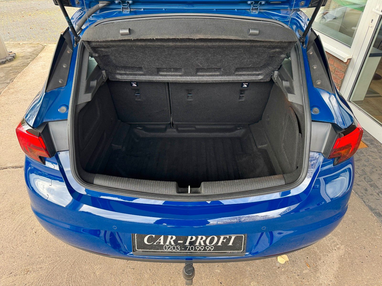 Fahrzeugabbildung Opel Astra K Lim. Selection Klima/Bluetooth/PDC