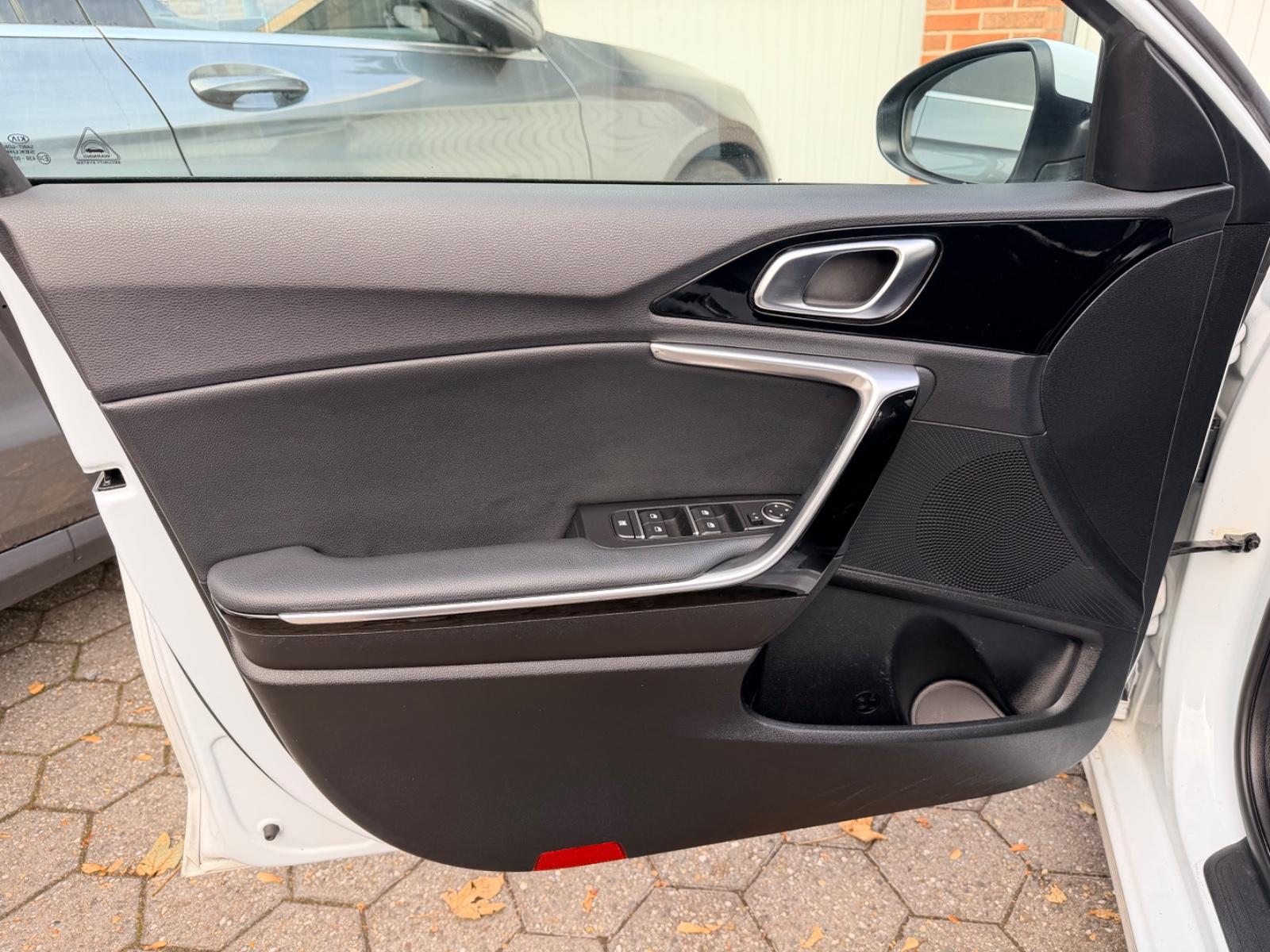 Kia KIA Ceed Vision*Klima*Kam*Navi*SHZ*AHK*Tüv-Neu*