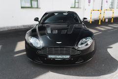 Fahrzeugabbildung Aston Martin V12 Vantage Carbon Black Edition *MwSt / Manual*