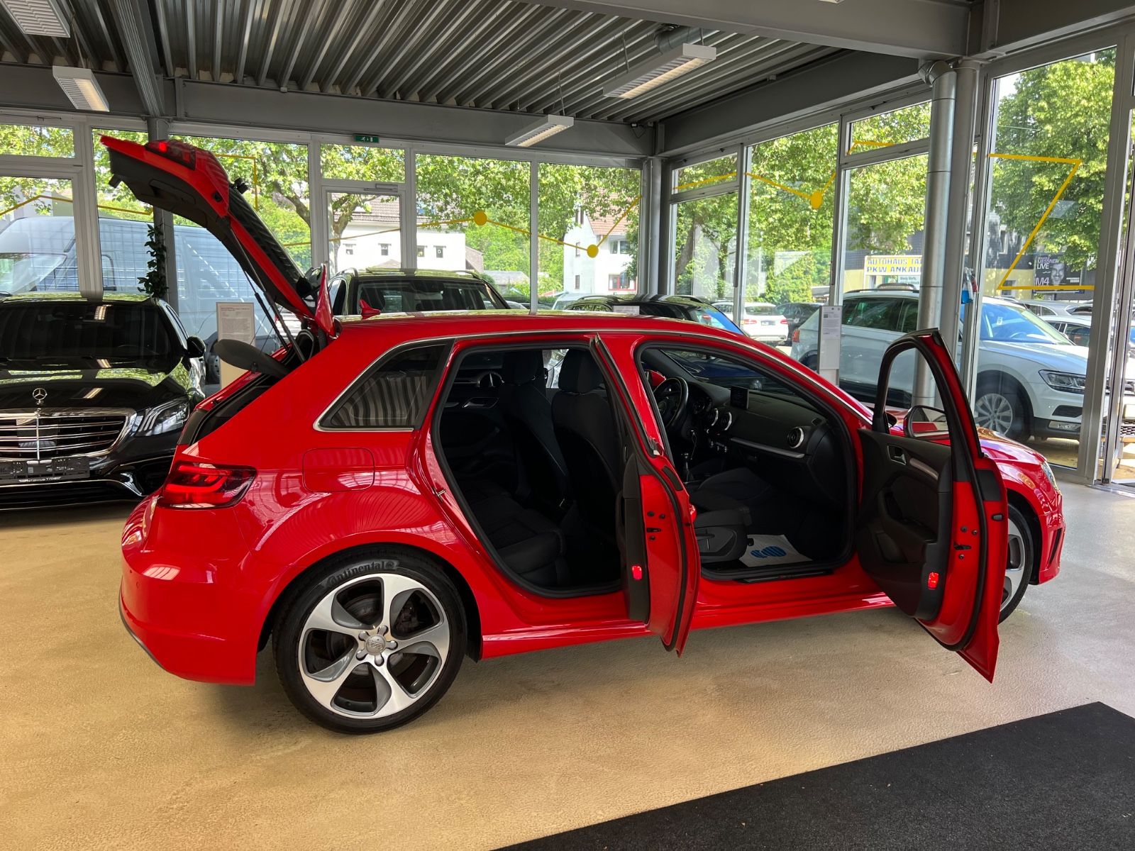 Fahrzeugabbildung Audi A3 Sportback ultra S line Sport *LED/MATRIX*