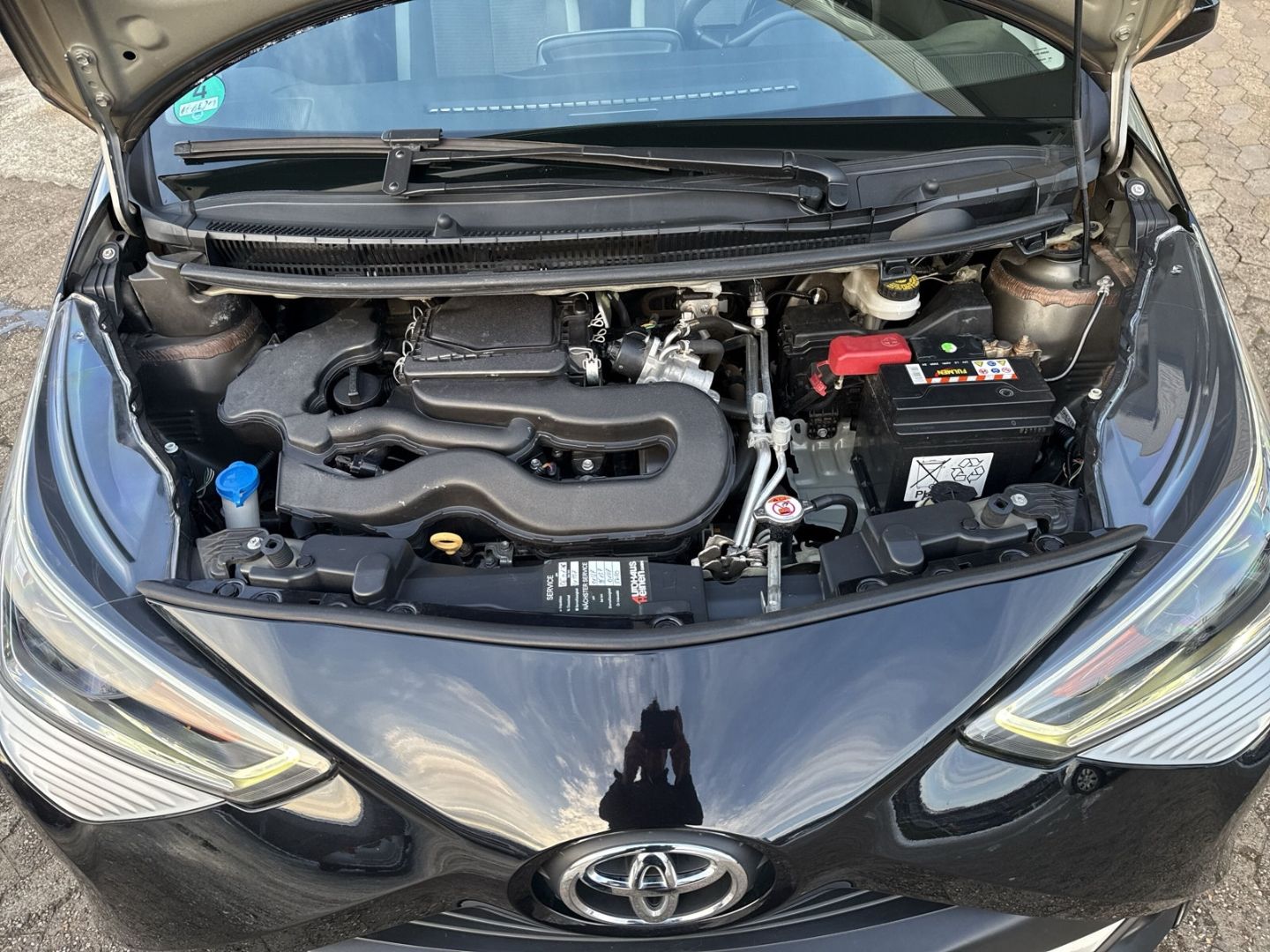 Fahrzeugabbildung Toyota Aygo X-Play Team D Apple CarPlay Android Auto Al