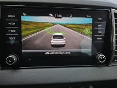SKODA Karoq Fresh AHK NAVvorb SHZ LED PDC RKF BLT 5J G