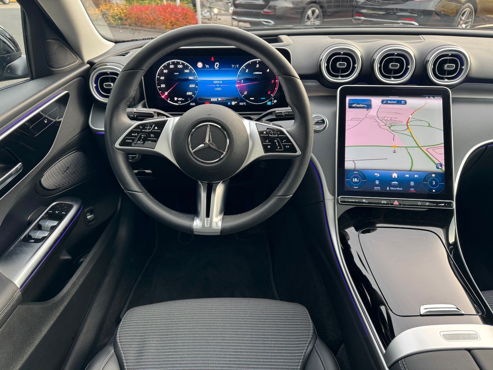 Fahrzeugabbildung Mercedes-Benz C 220d Avantgarde+Pano+HUD+RFK+TotW+AmbiPrem