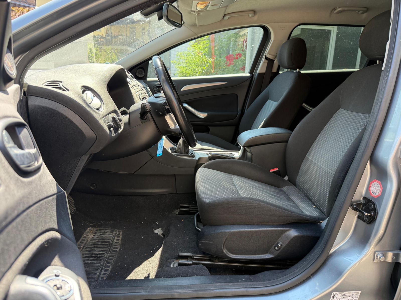 Fahrzeugabbildung Ford Mondeo 1.6 Ti-VCT Trend SHZ+PDC+MFL+SONY+KLIMA+