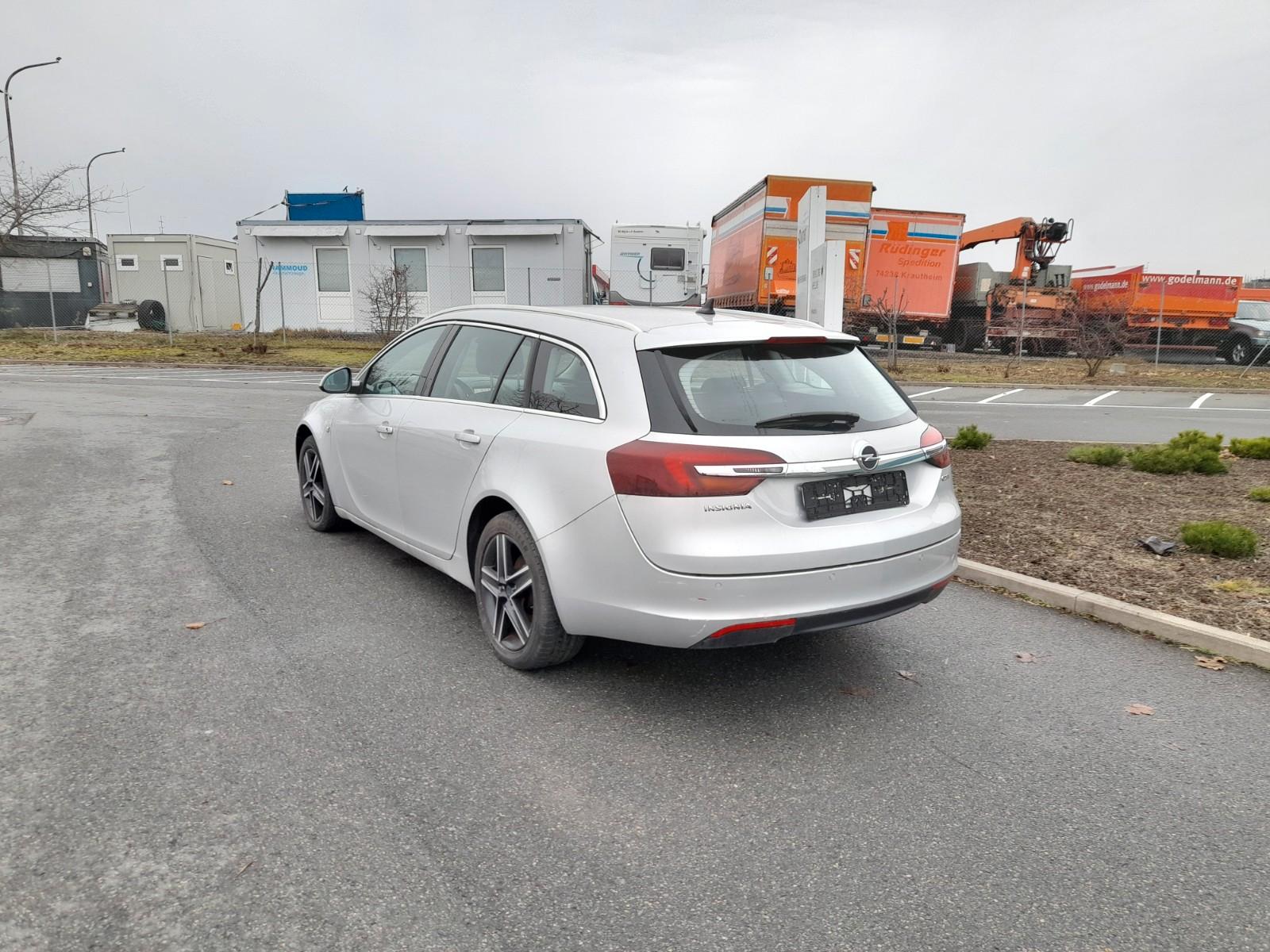 Opel Insignia 2015 — interior